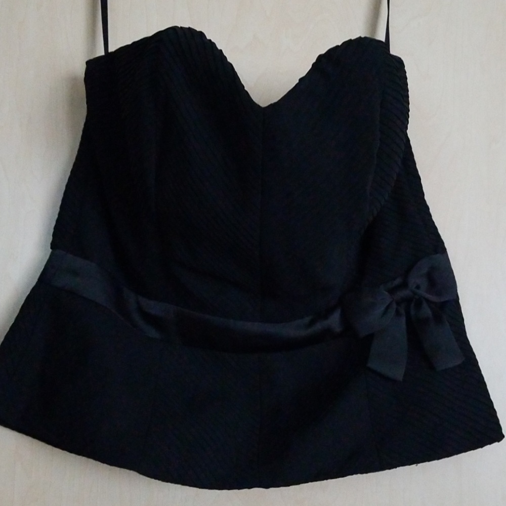 Strapless top